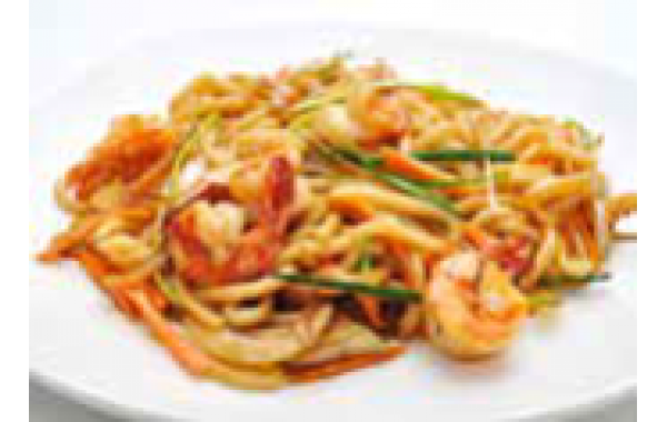 V8A NOUILLES UDON SAUTE AUX CREVETTES